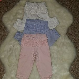 LOT: Koala Kids Ruffle Bottom Pants